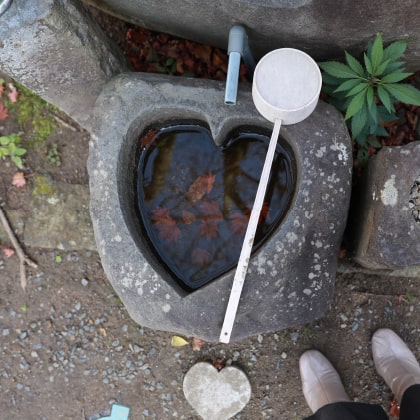 ハートの形の手水鉢