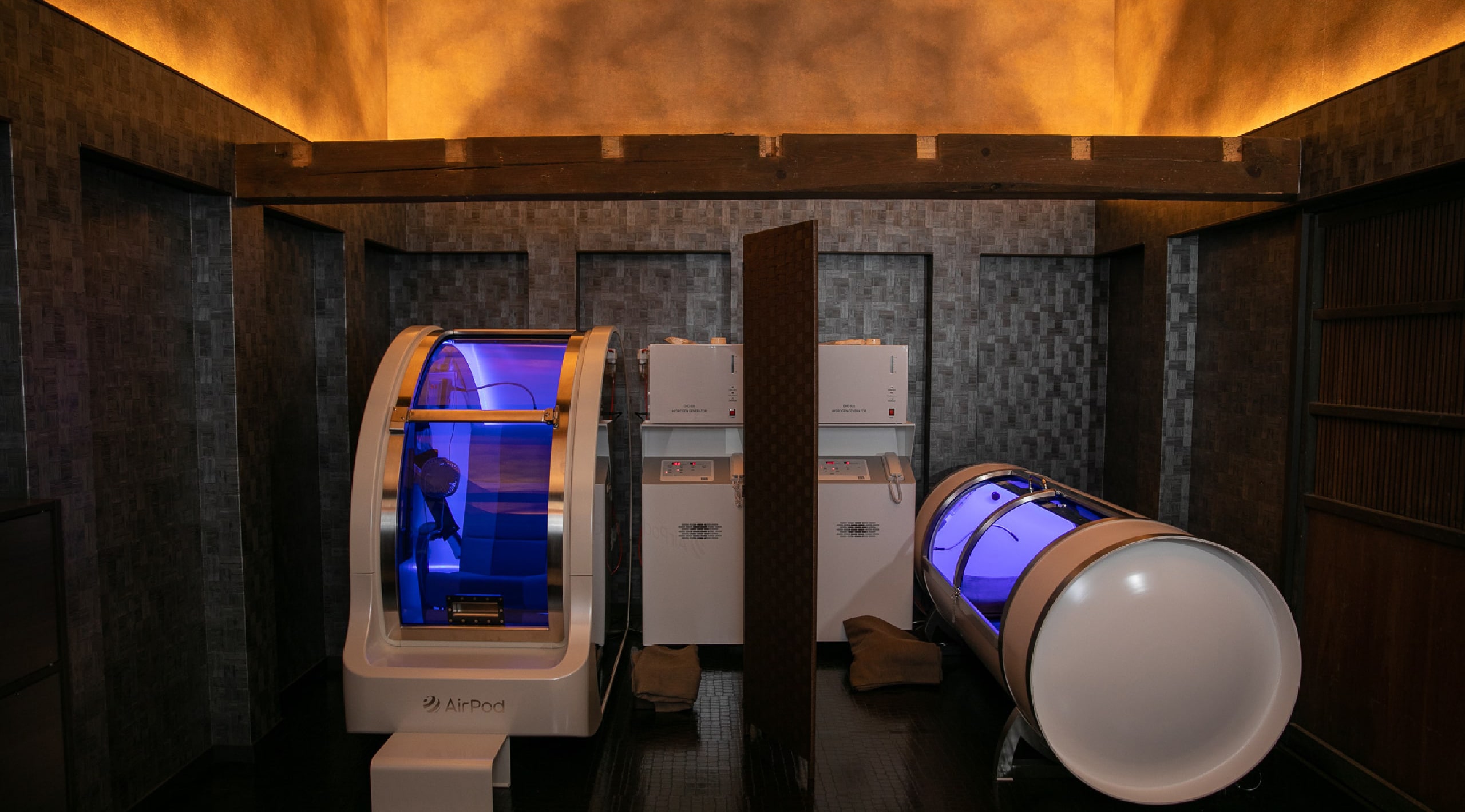 水素浴カプセルが並ぶ蔵の間